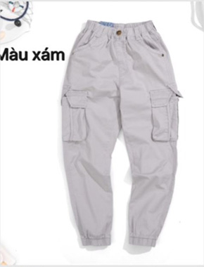 Quần kaki joggger túi hộp kiểu dáng thể thao cho bé trai và gái 25-45kg. size 9-14t, tương ứng 25-45kg </Br>
Chất vải kaki coton, co dãn, lưng thun, form quần jogger túi hộp </Br>
Kiểu dáng thể thao, thích hợp cho bé trai và gái, năng động khỏe khoắn </Br>
Sản xuất tại Việt Nam </Br>
Bảng size tham khảo: </Br>
size 9: 25-28kg  </Br>
size 10: 29-33kg </Br>
size 11; 33-36kg </Br>
size 12: 36-39kg </Br>
size 13: 39-42kg </Br>
size 14: 42-46kg </Br>
bảng size chuẩn mặc vừa thoải mái, quần bo theo chuẩn jogger, bé bụng bự hoac dài người có thể nâng thêm size </Br>
gia 180-190
