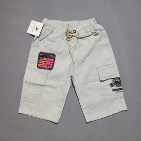 Quần lửng kaki 2 túi hộp thêu chữ thể thao  bé trai. size 6-12 tương ứng bé 15-27kg, vải kaki mềm nhẹ, co dãn, 2 túi hộp kiếu dáng thể thao cho bé trai , cho bé dễ kết hợp cùng áo thun, sơ mi, năng động khỏe khoắn</Br>
bảng size tham khảo </Br>
7: 15-17kg </Br>
8: 17-19kg </Br>
9: 19-21kg </Br>
10: 21-23kg </Br>
11: 23-25kg </BR>
12: 25-28kg