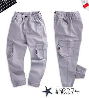 Quần kaki cotton mềm túi hộp ống bo cool ngầu cho bé trai. size 25-30 tương ứng be trai 35-55kg </Br>
chất liệu kaki cotton mềm mại, lưng thun dễ chiu, form quần đứng, 2 túi hộp cực ngầu , ống bo phong cách hàn cho bé trai </Br>
quần màu xám dễ kết hợp cùng áo thun, sơ mi, áo hoddie cho bé trai đi chơi, đi du lich noel, tết </br>
bảng size tham khảo </br>
25; 35-38kg </Br>
26: 38-40kg </Br>
27: 40-43kg </br>
28: 43-46kg </br>
29: 46-50kg </br>
30: 50-55kg </br>
gia 200-220 tùy size
