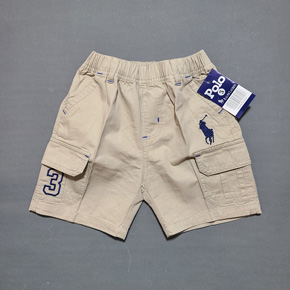 Quần lửng kaki 2 túi hộp thêu ngựa cho bé trai diện lễ tết. size 1-12 cho bé từ 9-32kg </Br>
Chất liệu kaki cotton mềm nhẹ, lưng thun thoải mái, form quần lửng, 2 túi hộp thêu ngựa cho bé trai nhỏ, màu kem rất dễ phối áo </br>
Bảng size tham khảo </br>
1: 9-11kg </br>
2: 11-13kg </br>
3: 13-14kg </br>
4: 14-16kg </br>
5: 16-18kg </Br>
6: 18-20kg </br>
7: 20-23kg </br>
8: 23-25kg </br>
9: 25-27kg </br>
10: 27-29kg </br>
11: 29-31kg </br>
12: 31-33kg </br>
gia 115-135k tùy size
