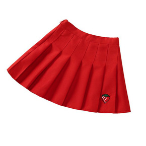 Váy quần xếp ly thêu quả dâu dễ thương cho bé gái. size 130,140,150,160 tương ứng bé 20-40kg </Br>
* Chất vải cát xếp ly đứng form, lưng thun phía sau mềm mại thoải mái, có quần thun bên trong , hình thêu quả dâu nhỏ dễ thương cho bé gái </Br>
Bảng size tham khảo </Br>
size 110: 14-17kg </br>
size 120 17-20kg </Br>
size 130: 20-25kg </Br>
size 140: 25-30kg </Br>
size 150: 30-35kg </Br>
size 160: 35-40kg </Br>
Gia 155-160k