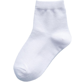 Vớ cotton trắng trơn cho bé trai kết hợp giày thể thao. chất liệu cotton 100 dày dặn, co dãn tốt, cổ vừa, thích hợp cho bé mang kết hợp giày thể thao hay giữ ấm</br>
có 3 size theo mô tả </br>
S: bé 1-3 tuổi, chân 13-15cm ( size giày 21-24) </br>
M: bé 3-5 tuổi, chân 15-17cm ( size giày 25-30) </br>
L: bé 5-8 tuổi,. chân 17-19cm ( size giày 30-34)
