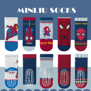 Combo 5 đôi vớ (tất) cotton dày dặn chống trượt hoạt hình người nhện spiderman giữ ấm cho bé. chất liệu len cotton dày dặn, co dãn tốt, ấm áp, giữ ấm chân, đế chống trượt, hoa tiết spiderman khủng long mà các bé yêu thích </br>
Có 3 size  S,M,L,  cho bé từ 1-8 tuổi </Br>
bảng size tham khảo </br>
S: 12-14cm, tuong ứng guay 21-24, bé 1-3 tuổi </Br>
M: 14-16cm, tuong ứng giày bé 25-28, bé 3-5 tuổi </br>
L: 17-19cm, tuong ứng giày bé 29-32, bé 5-8 tuổi </br>
XL: 19-21cm. be 7-10 tuổi, giay be 32-35

gia 5 doi 140k, lẻ 1 doi bat kỳ 35k </br>
Thuong hiệu Minliu sock




